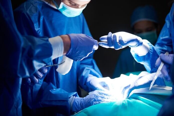 Doctors Remove 10.4 kg Ovarian Tumour from Old Woman doctors-remove-10-4-kg-ovarian-tumour-from-old-woman