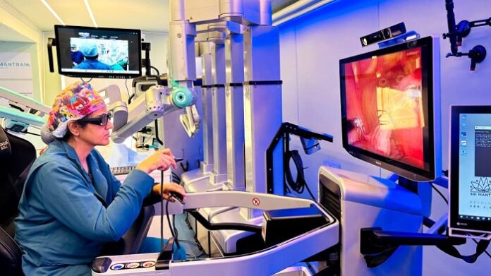 ssii-showcases-next-gen-robotic-surgery-with-mantram-yatra