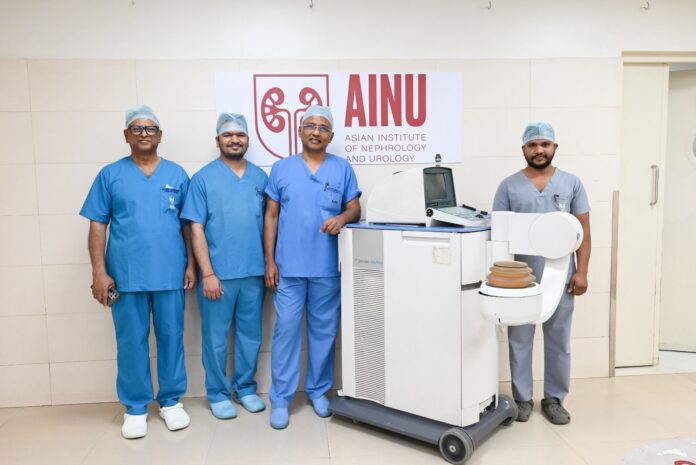Doctors Remove 10 mm Kidney Stone from One-Year-Old Using Non-Invasive Technique at AINU (1)