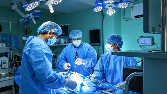 Eight-Eight-Year-Old Woman Undergoes Bilateral Knee Replacement in Thane After Three Years in a Wheelchair